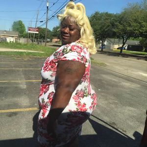 Meet your Posher, Felicia